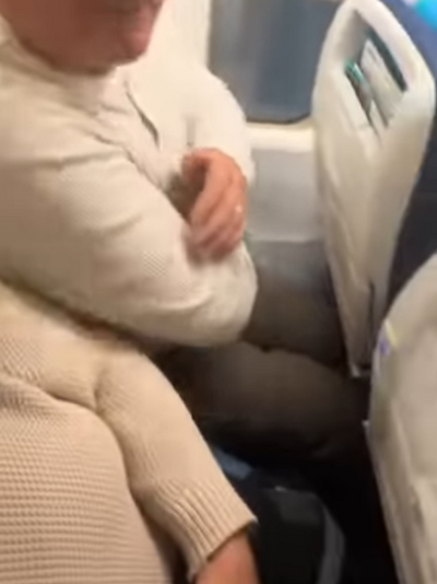 西捷航空縮小客機座椅間距被罵翻！倉皇改回原樣