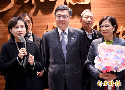 關稅談判團隊返台卓榮泰親接機  鄭麗君：台灣已成世界關鍵力量