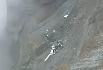 畫面曝光！載2台人直升機墜毀阿蘇火山  前半段機體不見了