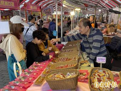 年貨大街桃園場開賣 消費就送高麗菜、滿2000抽iPhone17