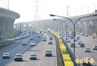 春節收假日國道僅少數路段壅塞 交通量逾70百萬車公里