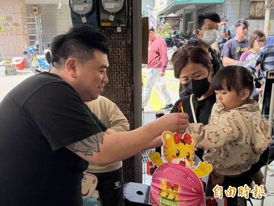 元宵將近 爌肉飯名店買200盞彰化家扶燈籠送小朋友