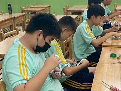 一舉兩得！竹市三民國中水電研習搶手 孩子遠離3C、家中馬桶有人修