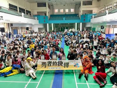 隨機攻擊藏毒品暗影 反毒劇校園巡演