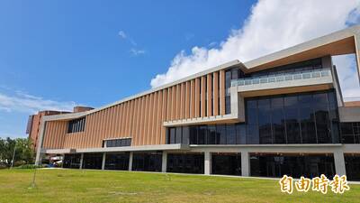 台東圖書館全館今起試營運 「山嵐」建築如知識森林