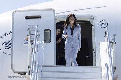 鄭麗文「和平之旅」共機卻越中線  溫朗東曝中共核心法則