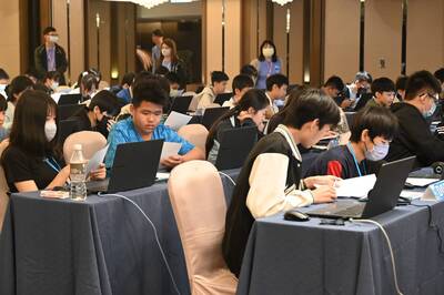 「貓咪盃」全國資訊應用大賽 350名程式小高手齊聚台東