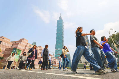 《TAIPEI TIMES》 ADB forecasts GDP to rise 7.6 percent on semiconductors
