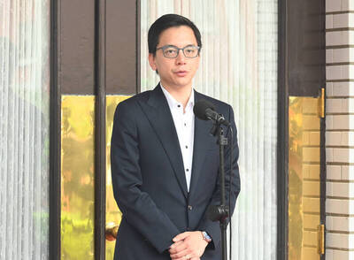 鄭麗文不反對8000億軍購版本 藍營：多版本並行待黨團大會決議