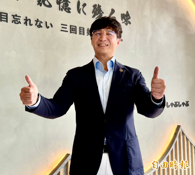 築間被酸「草店」澄清無政治立場 老闆被翻出7年前訐譙蔡英文