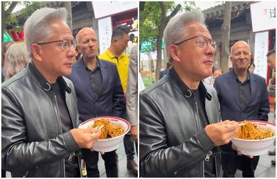 黃仁勳北京吃炸醬麵被拆台！秒飆台語「毋免供啊」 引網熱議