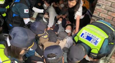 南韓竟出動警察清場「搶走」投票箱 首爾市民、各大學學生會怒了