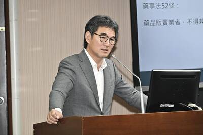 藍指兩面手法護航致癌油  劉建國反擊：出張嘴無助食安