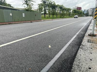 飛車歹徒強拉皮包  屏東內埔婦人遭搶慘摔受傷