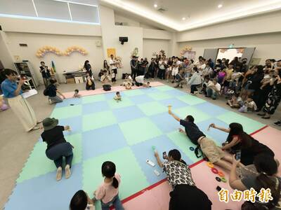 台東寶寶爬行賽「觀眾比選手累」 縣府再推新手爸媽禮包4.0