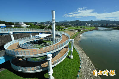 圖輯》基隆河畔最耀眼新地標「天際之眼民權大橋」景觀橋啟用