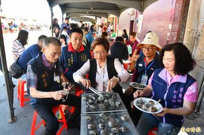 父親節何處去？彰化千人烤蚵 首次開放破盤價加購白燒鰻