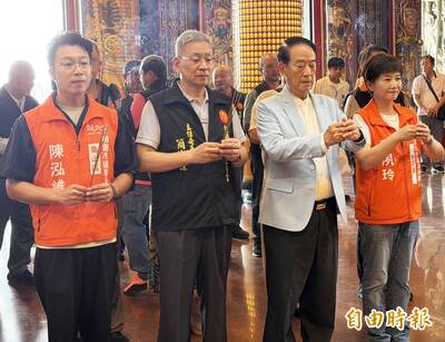 宋楚瑜走訪桃園明倫三聖宮 力挺陳泓維為龜山爭取關鍵第5席