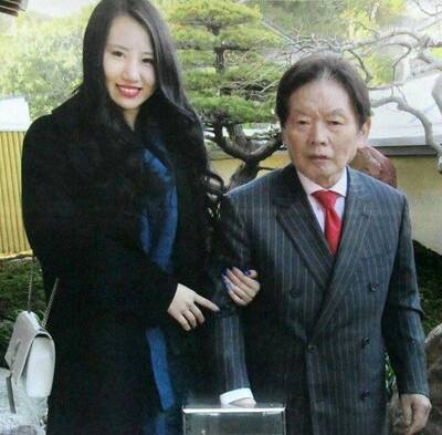 日本7旬富豪剛娶22歲AV嫩妻就暴斃 3億遺產全捐出不留給家人