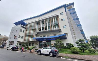 台中潭子驚傳可疑命案！63歲婦人倒臥家中死亡 兒卻在房內呼呼大睡