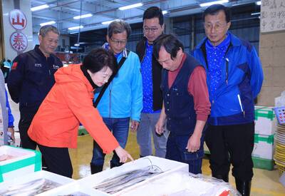 魚市場董座溢領122.5萬獎金遭追回  中市府解職送政風調查