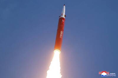 平壤20分鐘連射2彈道飛彈！ 日本急開危機中心高市戒備