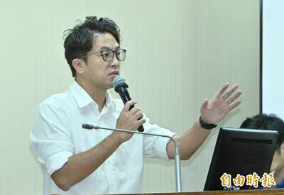 受訪罕見問A答B「這題」不敢表態網笑翻 沈伯洋：最緊張一刻......