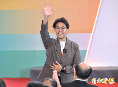 被砸椅子的莊同學現身？否認與沈伯洋好友 卻驚見「萊爾校長」