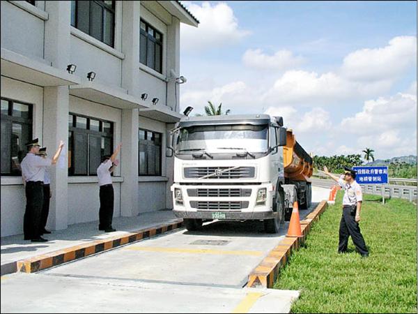 公有地磅啟用首日取締10件超載 地方 自由時報電子報