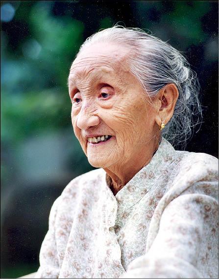 「台灣現代文學之父」鍾理和遺孀鍾台妹9日辭世，享壽97歲。（鍾理和文學紀念館提供、記者蘇福男翻攝）