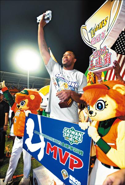 獅隊先發投手海克曼獲選為今年中職冠軍系列戰ＭＶＰ。（記者王藝菘攝）