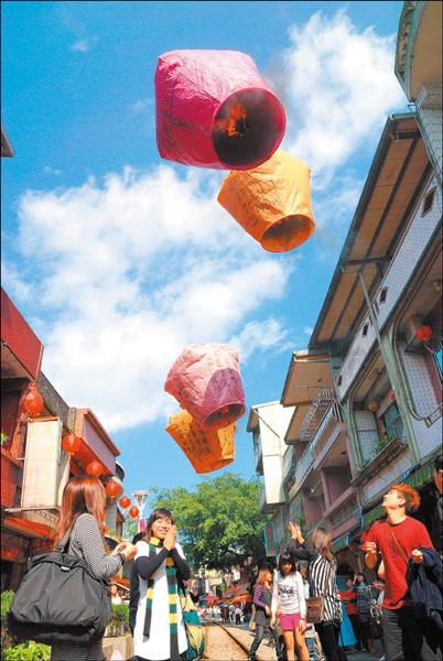 台北縣平溪天燈節 燈耀平溪 地方 自由時報電子報