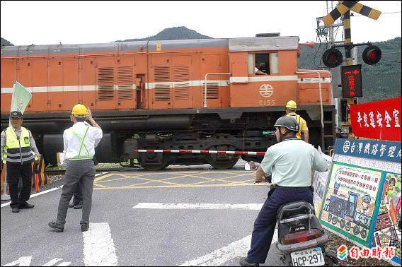 台鐵平交道事故多全面裝監視器 地方 自由時報電子報