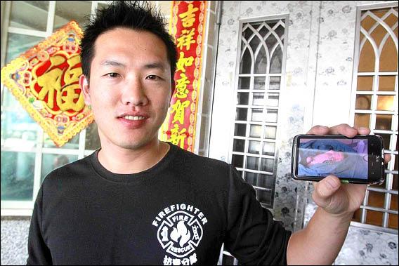 消防員車陣中接生龍子 社會 自由時報電子報