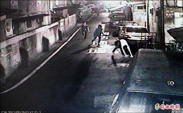 Re: [新聞] 曾犯斷頸開膛2死命案甫假釋 新店男疑缺錢