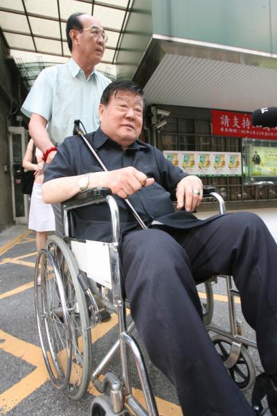 廖福本入監前，身體就有不少狀況，廖因糖尿病、關節炎，幾年前就要坐輪椅。（資料照，記者王藝菘攝）