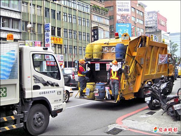 倒垃圾不必等 新北樂圾車網路查動態 地方 自由時報電子報