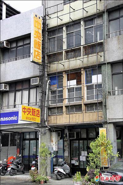 中央飯店當年可席開30桌，對老苗栗人是耳熟能詳的餐廳。（記者林欣漢攝）