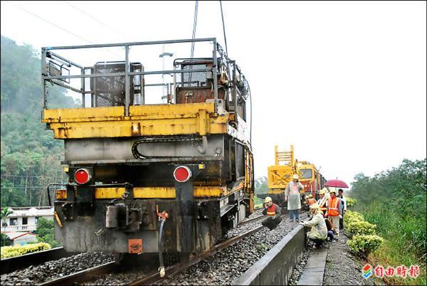 台鐵維修車撞出軌花東線趕工釀10傷 生活 自由時報電子報