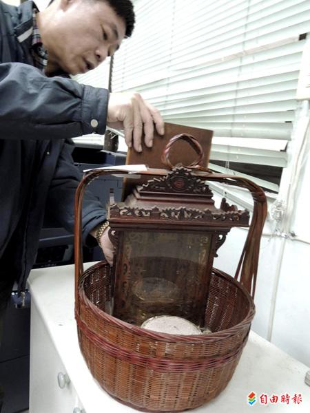 誰家神主牌遺落公車上 社會 自由時報電子報