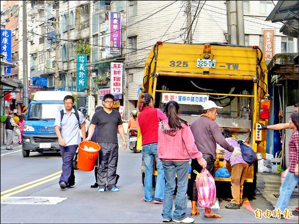 基隆市推垃圾專用袋環保局 時機未成熟 地方 自由時報電子報
