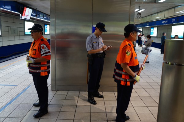 新北市義交大隊今天下午宣布加入捷運巡守行列。（記者黃欣柏翻攝）