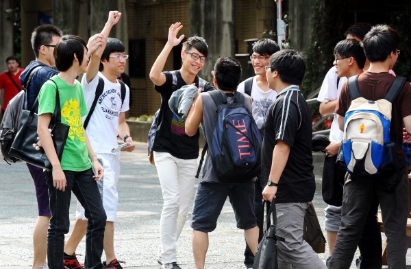 香港調查，台灣青年人的快樂指數為亞洲10地的第1名。（資料照，記者張嘉明攝）