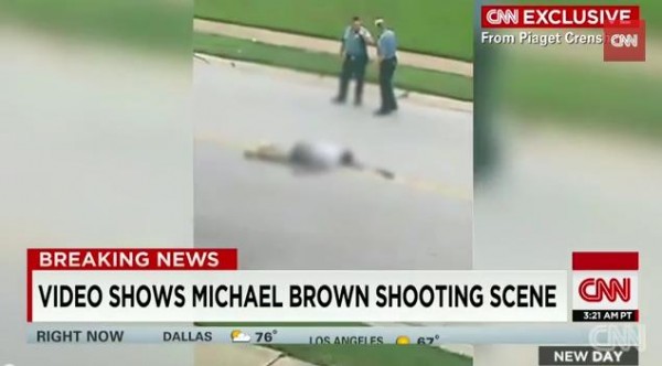 美國有線新聞網（CNN）昨天公開居民所拍到員警擊斃黑人少年的影片。（圖擷取自YouTube影片）