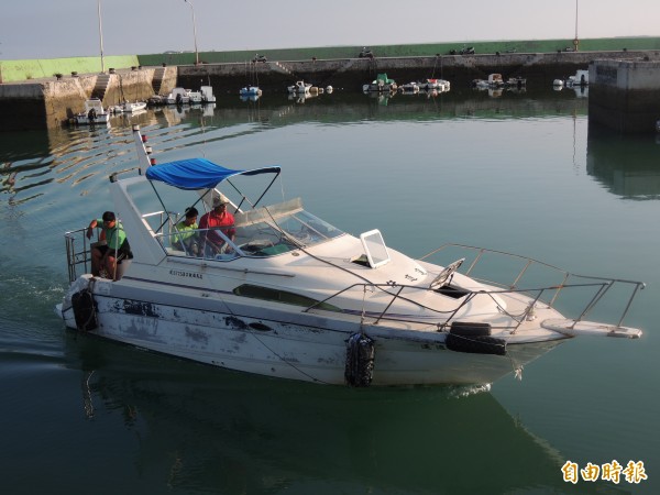 大倉國小廢校，島上學童每日搭乘快艇上下學。（記者劉禹慶攝）