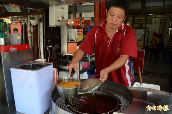 支持北斗肉圓！民進黨中央向北斗鎮肉圓業者訂購1000顆，令業者揪感心。（記者顏宏駿攝）