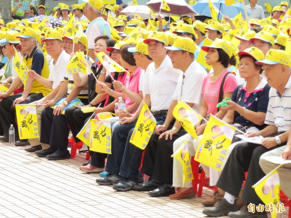 基隆市議長黃景泰競選總部成立大會，今天上午成立，除了超過三分之二里長到場外，國民黨籍7位市議員到場參加。（記者俞肇福攝）