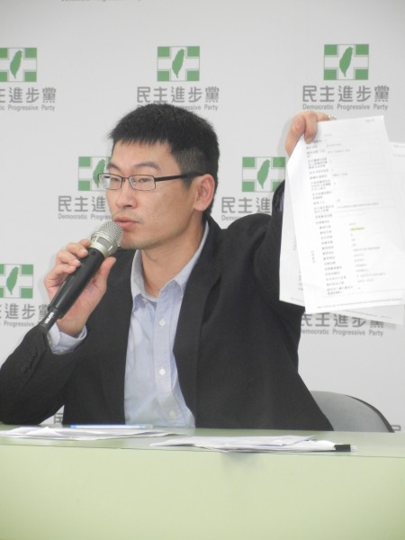 對於審計長林慶隆批評台大醫院402專戶未依「勸募條例」上報備查，台北市議員梁文傑認為，台大醫院帳戶並不適用「公益勸募條例」的規定，林慶隆的說法完全是胡說。（資料照，記者李欣芳攝）