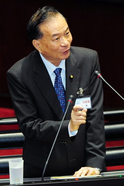 考試院長伍錦霖表示，若公務員違反行政中立法，可依其身分以考績法來進行懲處，嚴重者可能考列丙等。（資料照，記者羅沛德攝）