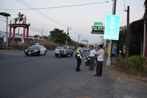 警方交通違規取締的路口。（記者吳世聰攝）